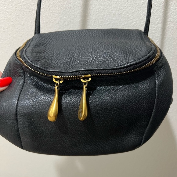 HOBO Elegant Black Leather Crossbody Bag, EUC, lightweight, casual, lined - Picture 4 of 9